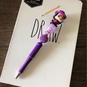 Disney Doorables: Pocahontas: Governor Ratcliffe handmade beaded pen